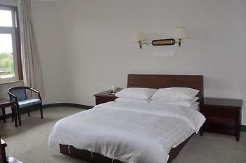 Shanghai Juyuan Holiday Village Chenjia Exterior photo